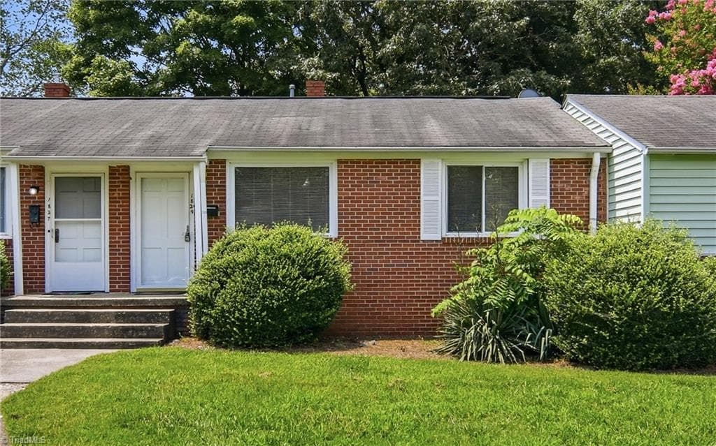 Stick/Site Built at 1829 Villa Drive, Greensboro NC 27403, Greensboro, photo 2 of 27