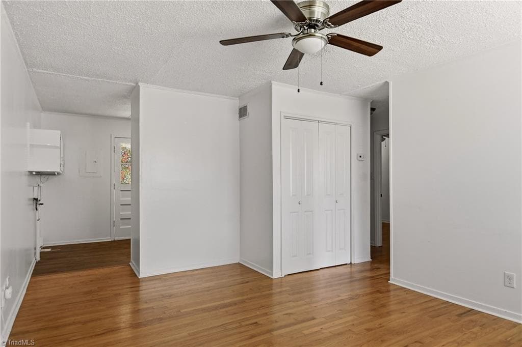Stick/Site Built at 1829 Villa Drive, Greensboro NC 27403, Greensboro, photo 4 of 27