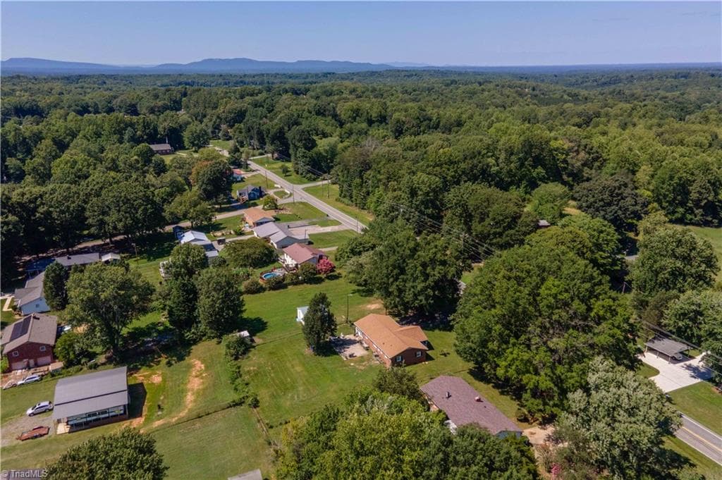 Stick/Site Built at 1826 Old Hollow Road, Walkertown NC 27051, Walkertown, photo 3 of 32