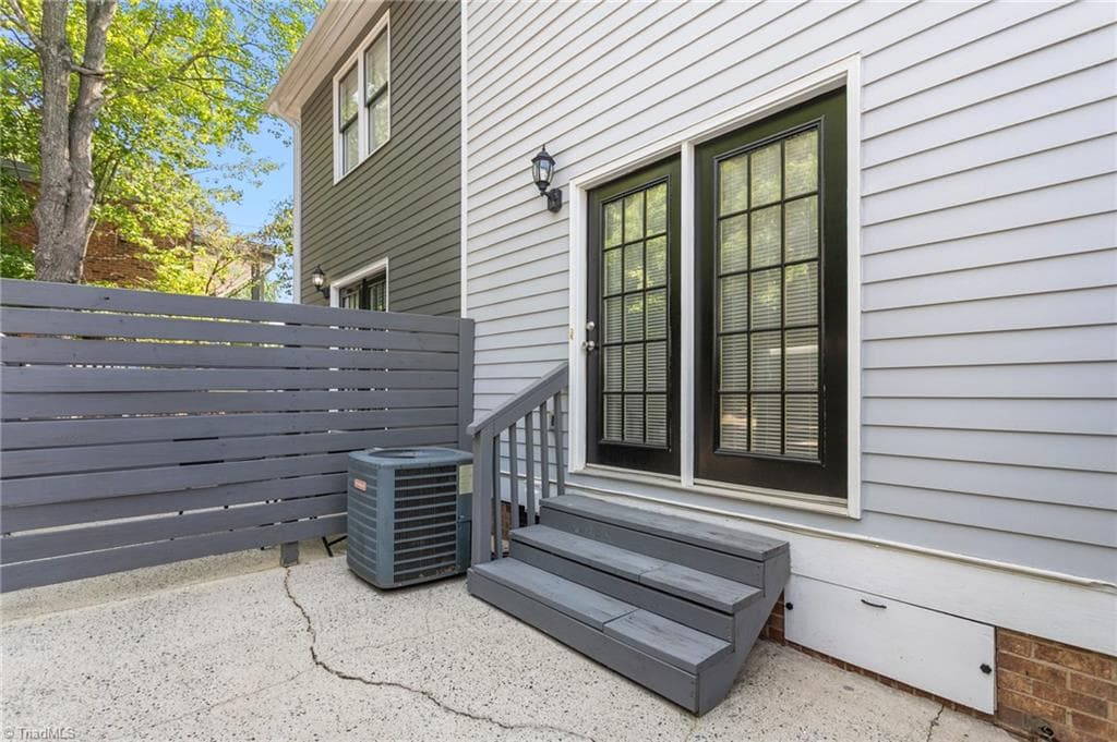 Condominium at 517, 519, 521 Tate Street # C, Greensboro NC 27403, Greensboro, photo 35 of 44