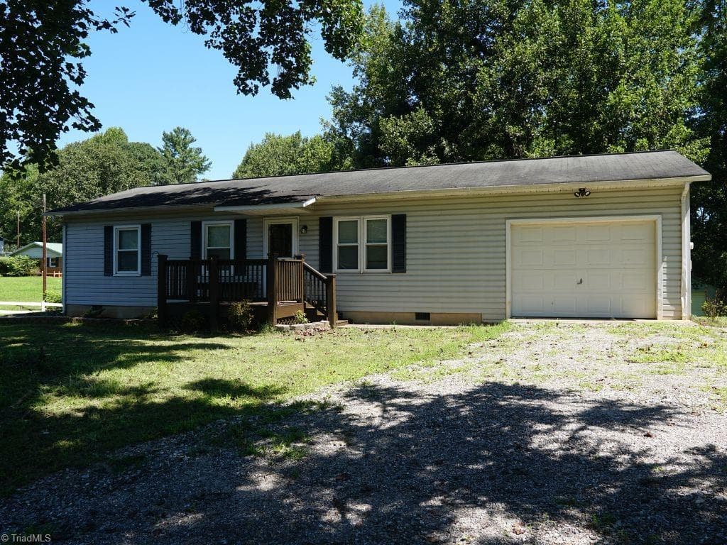 Stick/Site Built at 127 Mill Ridge Road, North Wilkesboro NC 28659, North Wilkesboro, photo 2 of 31