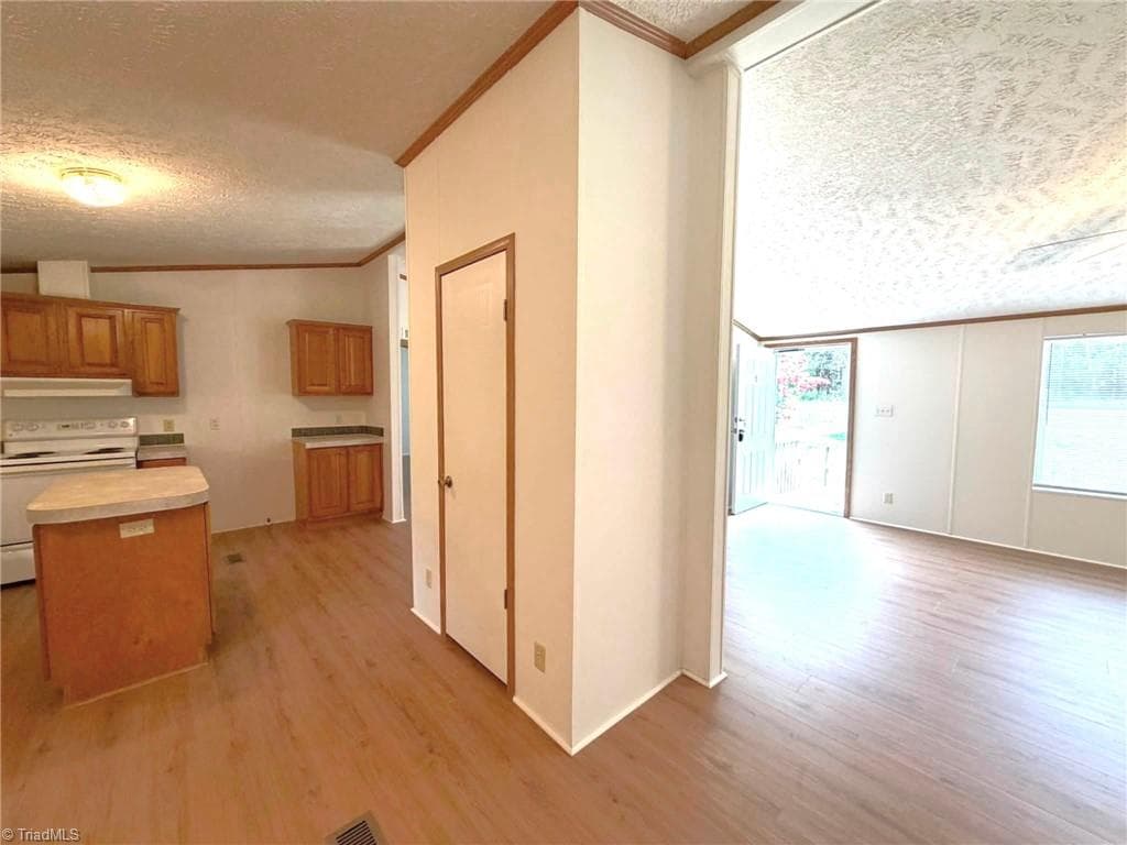 Manufactured Home at 1042 Wells Creek Road, Madison NC 27025, Madison, photo 25 of 96