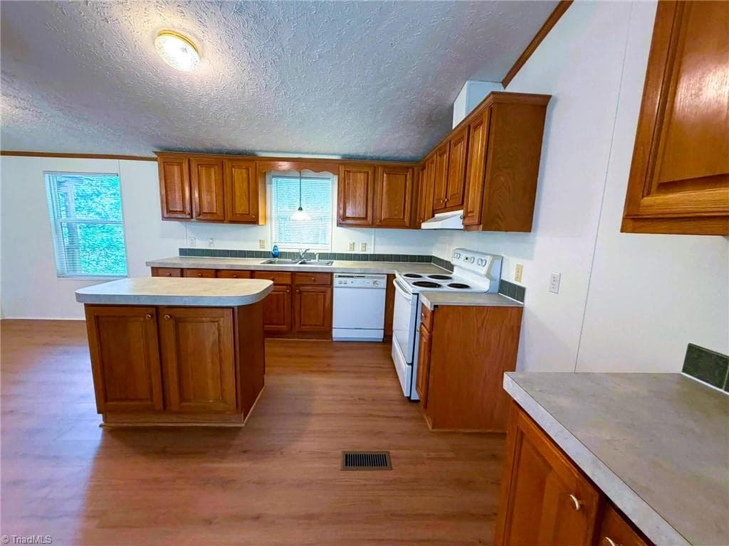 Manufactured Home at 1042 Wells Creek Road, Madison NC 27025, Madison, photo 27 of 96
