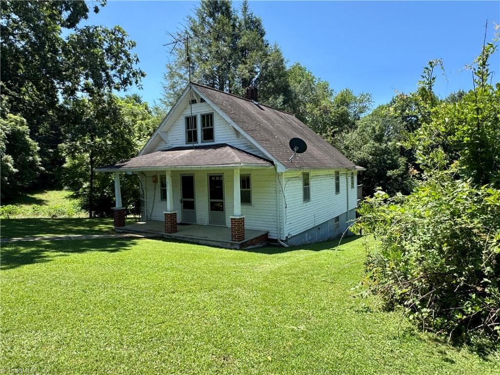 Stick/Site Built at 375 Retrivers Lane, Hillsville VA 24343, Hillsville, photo 23 of 24