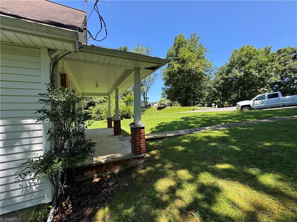 Stick/Site Built at 375 Retrivers Lane, Hillsville VA 24343, Hillsville, photo 7 of 24