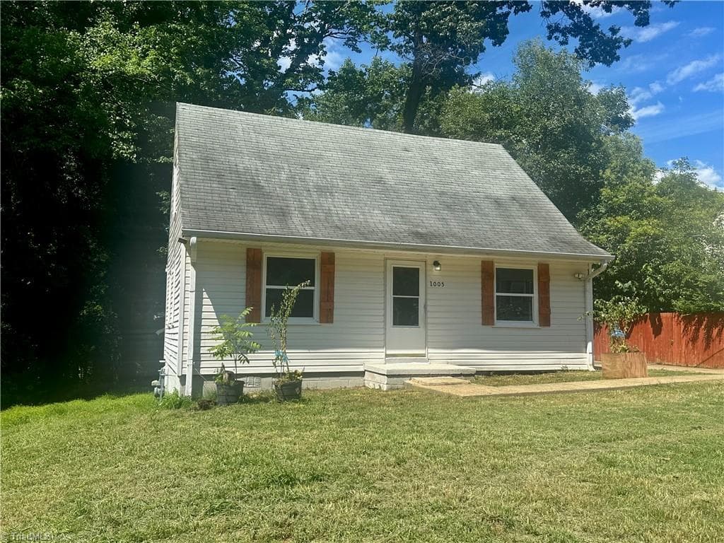 Stick/Site Built at 1005 William Drive, Winston-Salem NC 27107, Winston-Salem, photo 2 of 35