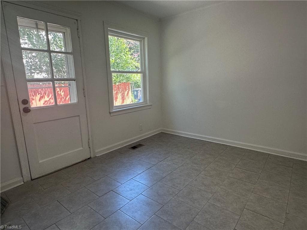 Stick/Site Built at 1005 William Drive, Winston-Salem NC 27107, Winston-Salem, photo 12 of 35