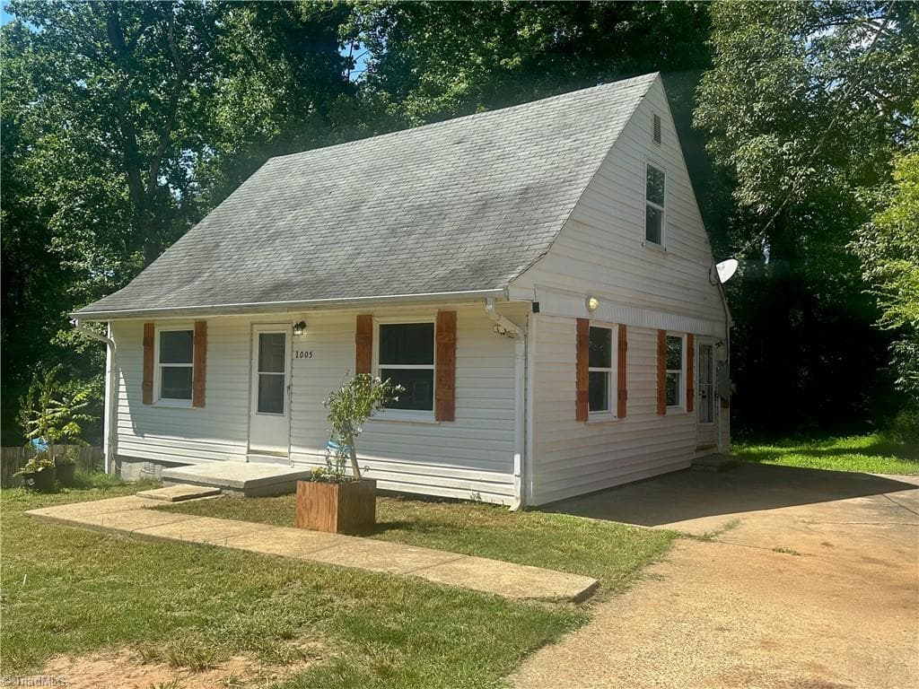 1005 William Drive, Winston-Salem NC 27107