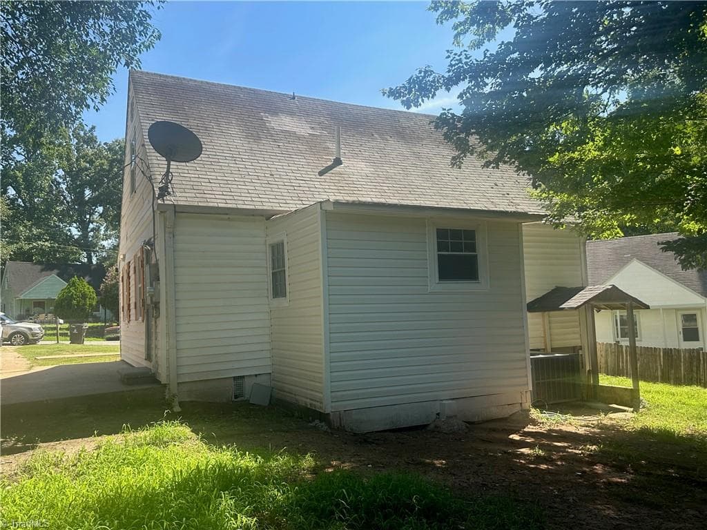 Stick/Site Built at 1005 William Drive, Winston-Salem NC 27107, Winston-Salem, photo 34 of 35
