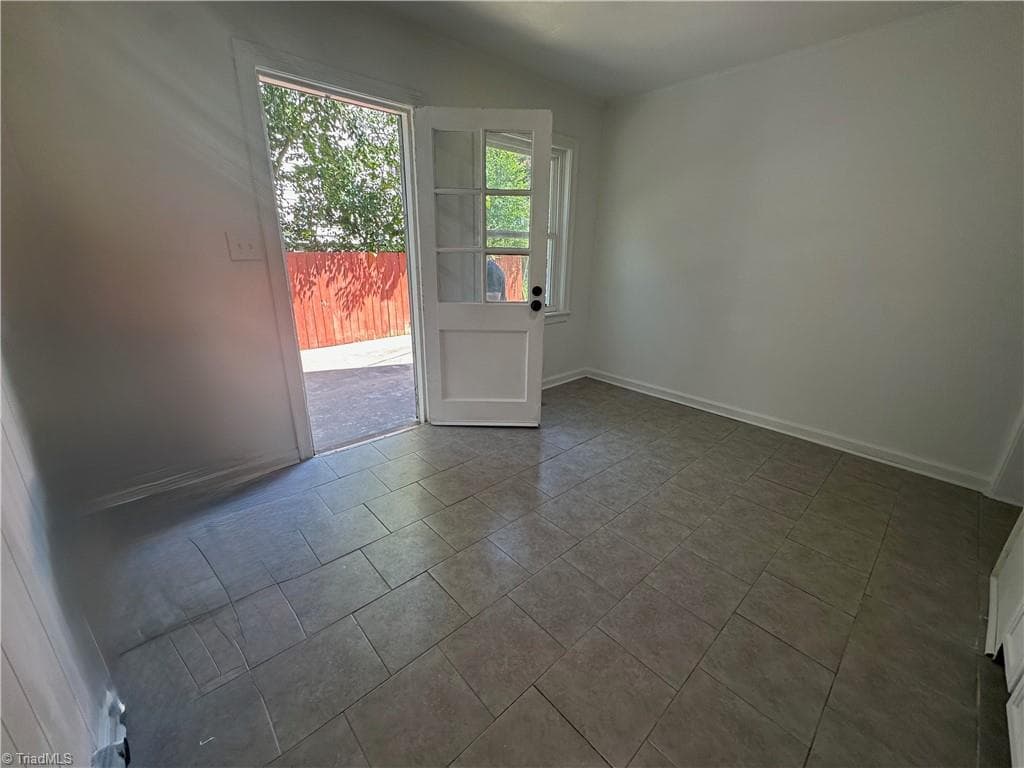 Stick/Site Built at 1005 William Drive, Winston-Salem NC 27107, Winston-Salem, photo 11 of 35