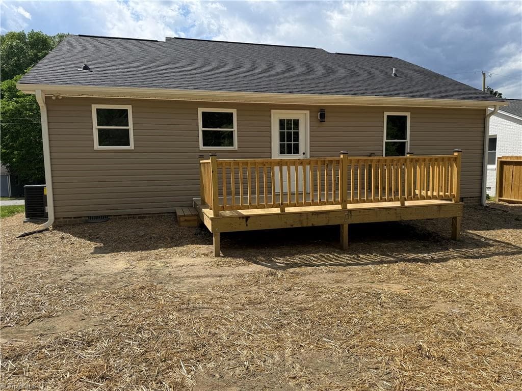 Stick/Site Built at 315 Small Street, Thomasville NC 27360, photo 10 of 22