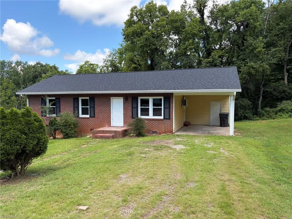 Stick/Site Built at 308 K Street, North Wilkesboro NC 28659, North Wilkesboro, photo 12 of 16