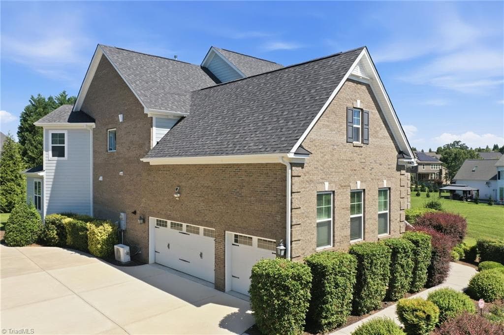 Stick/Site Built at 4403 Bonnie Loch Drive, Burlington NC 27215, Burlington, photo 5 of 100