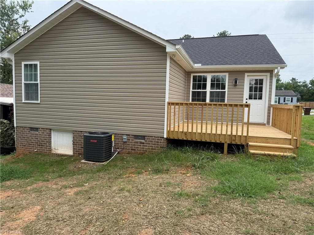 Stick/Site Built at 2403 Friends Avenue, High Point NC 27263, photo 18 of 20