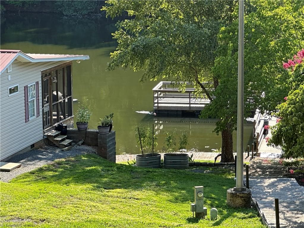 Manufactured Home at 139 Pier Avenue, New London NC 28127, New London, photo 6 of 50