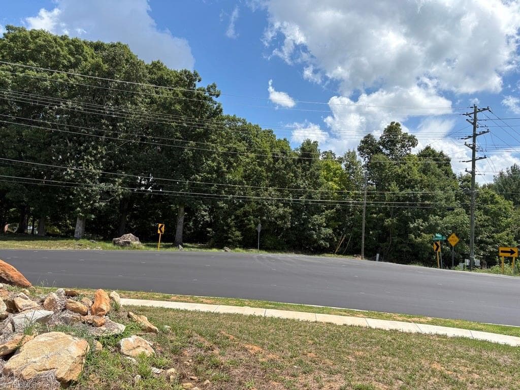 Single Family Residence at 3518 Oneida Road, Greensboro NC 27410, Greensboro, photo 31 of 36