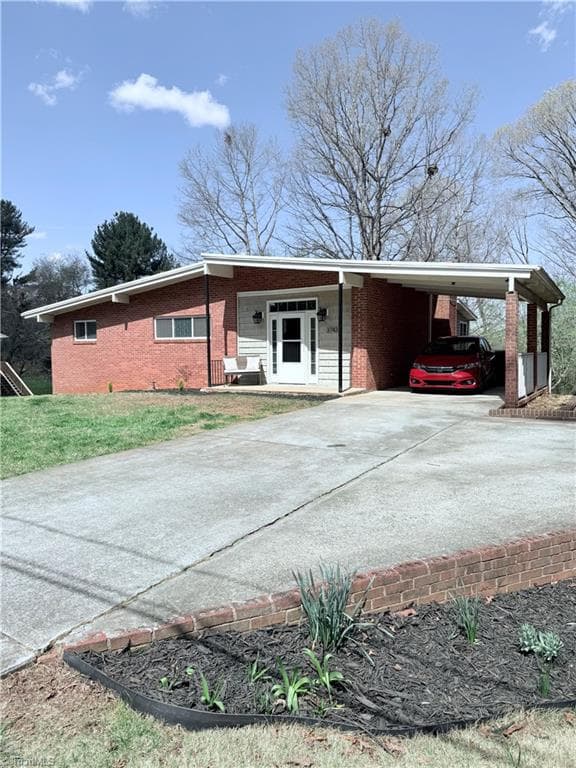 Stick/Site Built at 3743 crosland Road, Winston-Salem NC 27106, Winston-Salem, photo 2 of 20