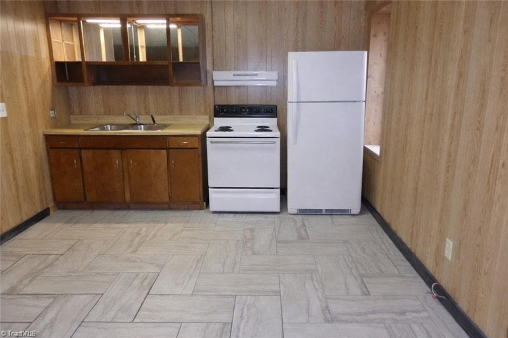 Stick/Site Built at 682 Cecil Street, Thomasville NC 27360, Thomasville, photo 36 of 50