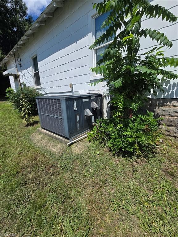 Stick/Site Built at 819 W Sprague Street, Winston-Salem NC 27127, Winston-Salem, photo 17 of 21