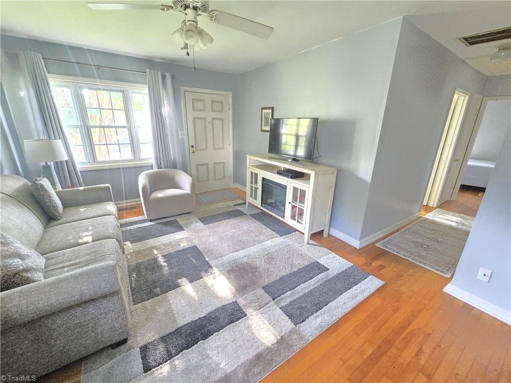 Stick/Site Built at 1308 Bogart Street, Greensboro NC 27405, photo 2 of 29