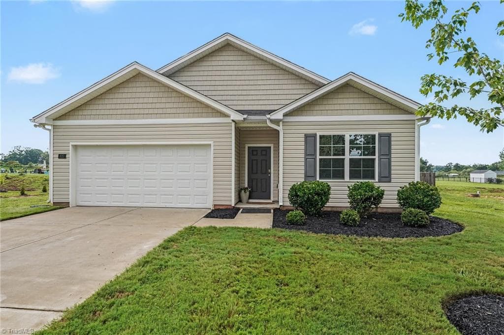 Stick/Site Built at 620 Hickory Point Drive, Lexington NC 27292, photo 2 of 28