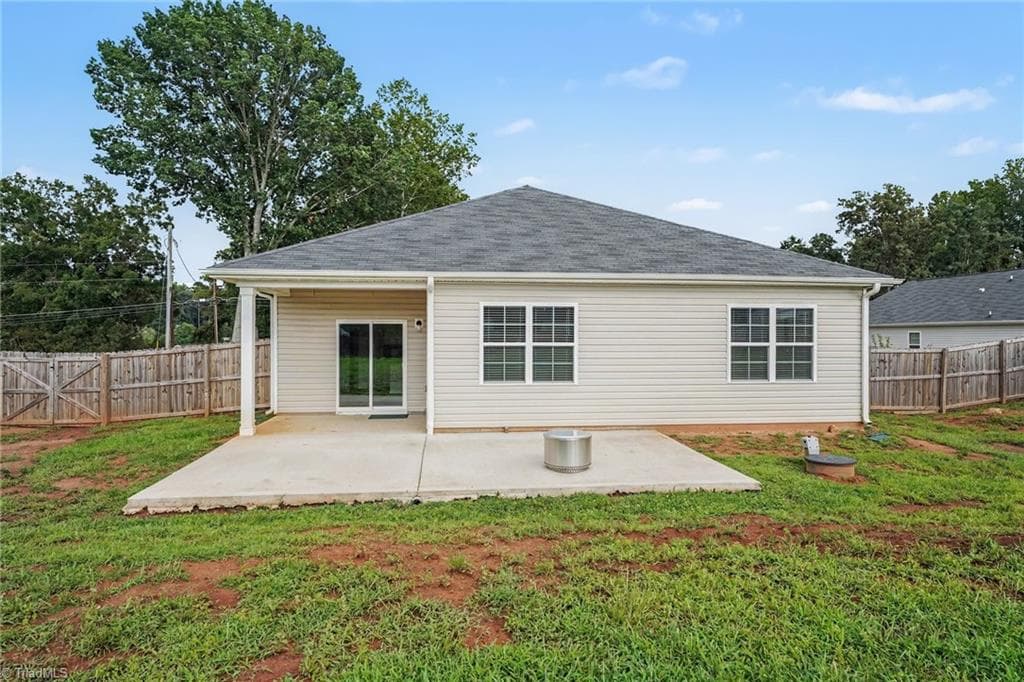 Stick/Site Built at 620 Hickory Point Drive, Lexington NC 27292, photo 20 of 28
