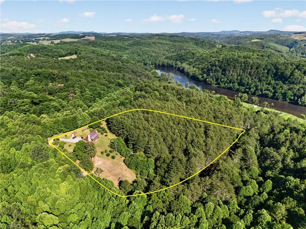 Stick/Site Built at 354 Two Rivers Drive, Independence VA 24348, Independence, photo 6 of 50