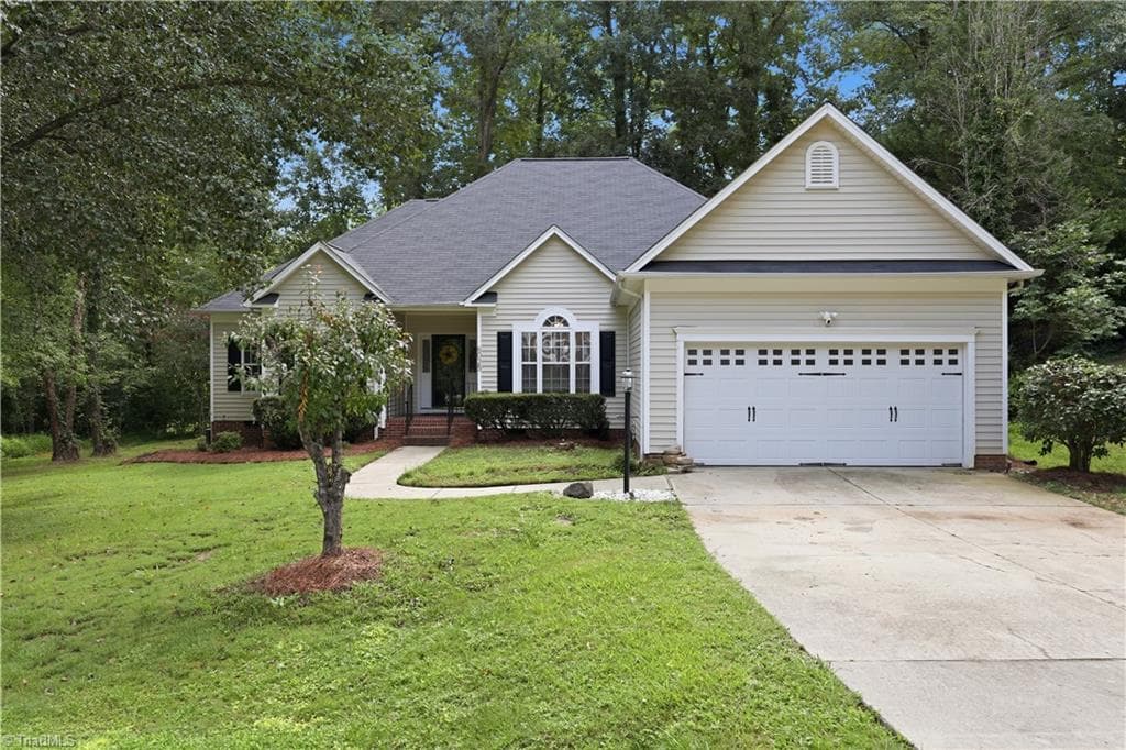 Stick/Site Built at 6025 Habersham Drive, Kernersville NC 27284, photo 2 of 41