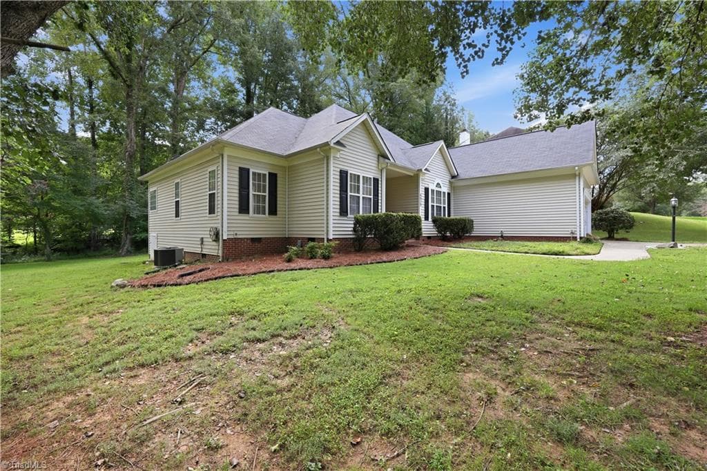 Stick/Site Built at 6025 Habersham Drive, Kernersville NC 27284, photo 40 of 41