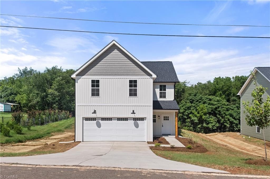 Stick/Site Built at 1667 Ralee Drive, Winston-Salem NC 27127, Winston-Salem, photo 3 of 38