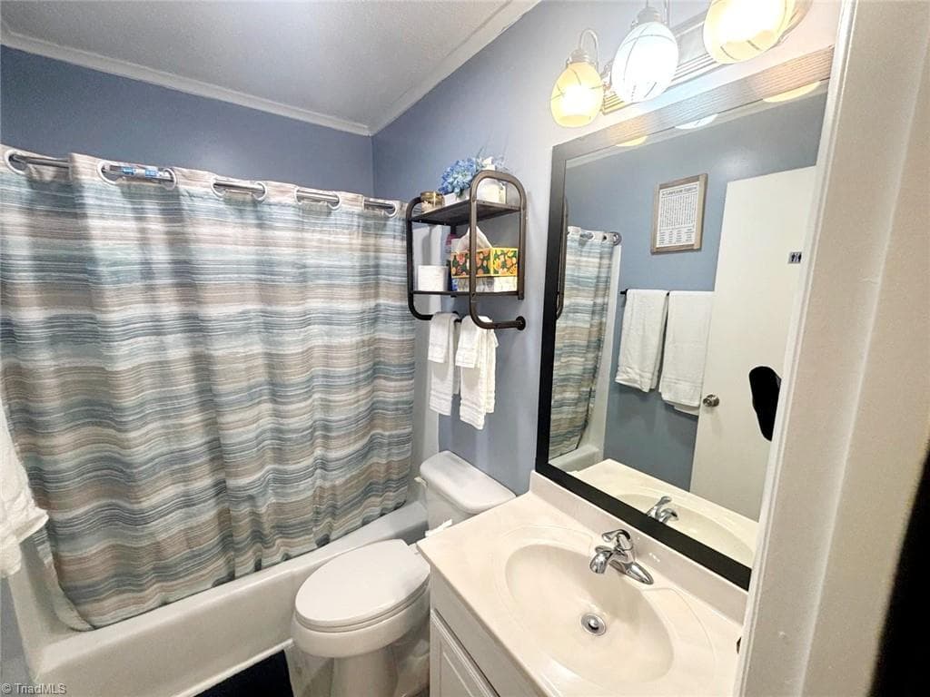 Duplex at 6 Garden Street, Thomasville NC 27360, Thomasville, photo 12 of 31