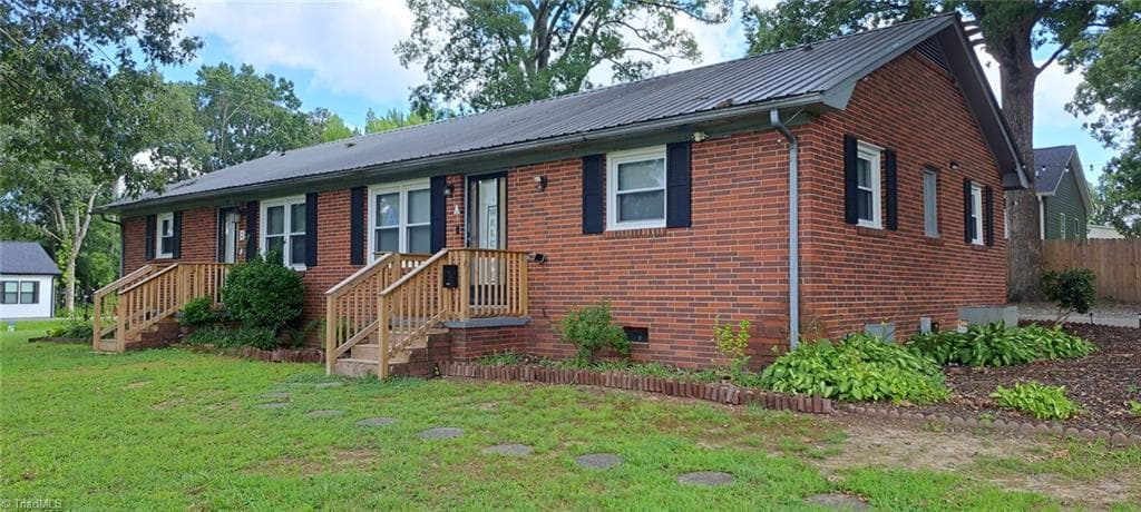 Duplex at 6 Garden Street, Thomasville NC 27360, Thomasville, photo 9 of 31