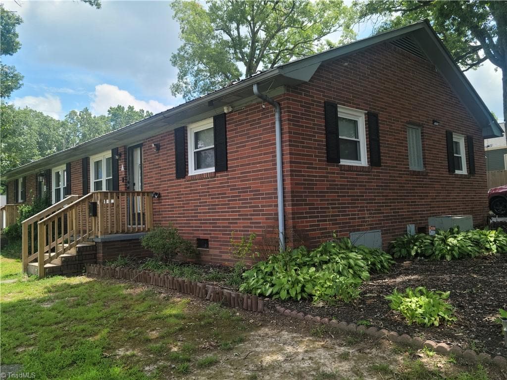 Duplex at 6 Garden Street, Thomasville NC 27360, Thomasville, photo 4 of 31