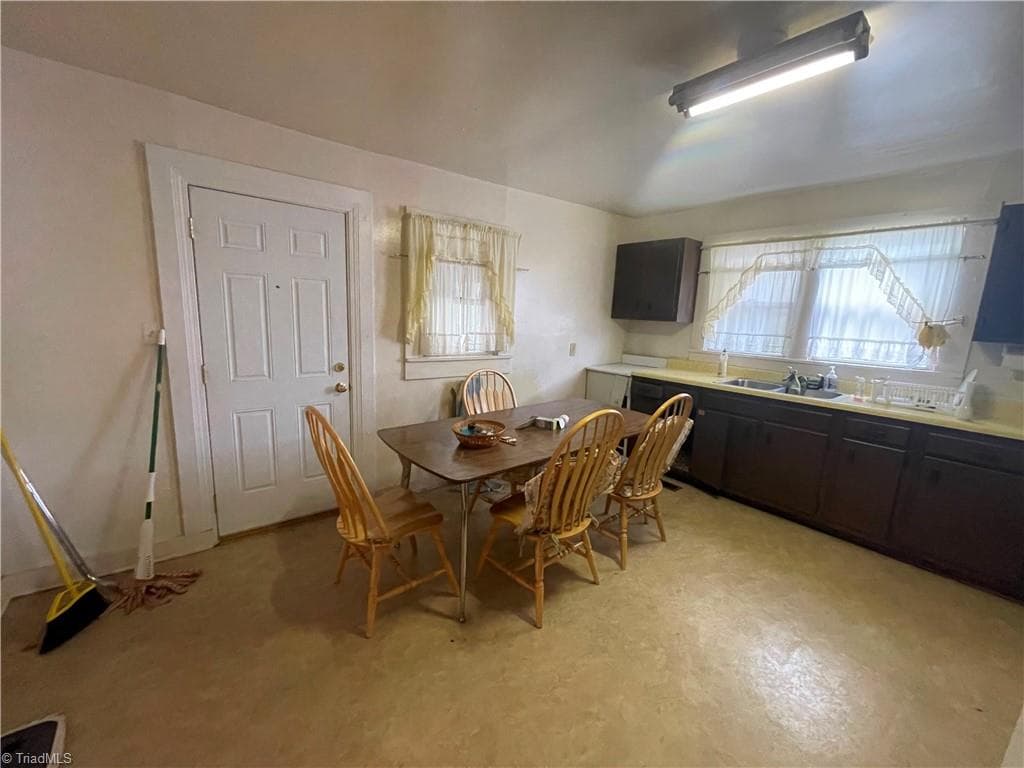 Stick/Site Built at 600 Warren Street, Greensboro NC 27403, photo 5 of 11
