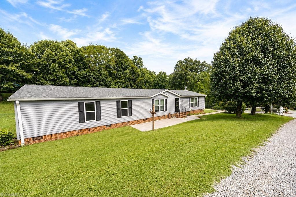 327 E Carter Mill Road, Elkin NC 28621