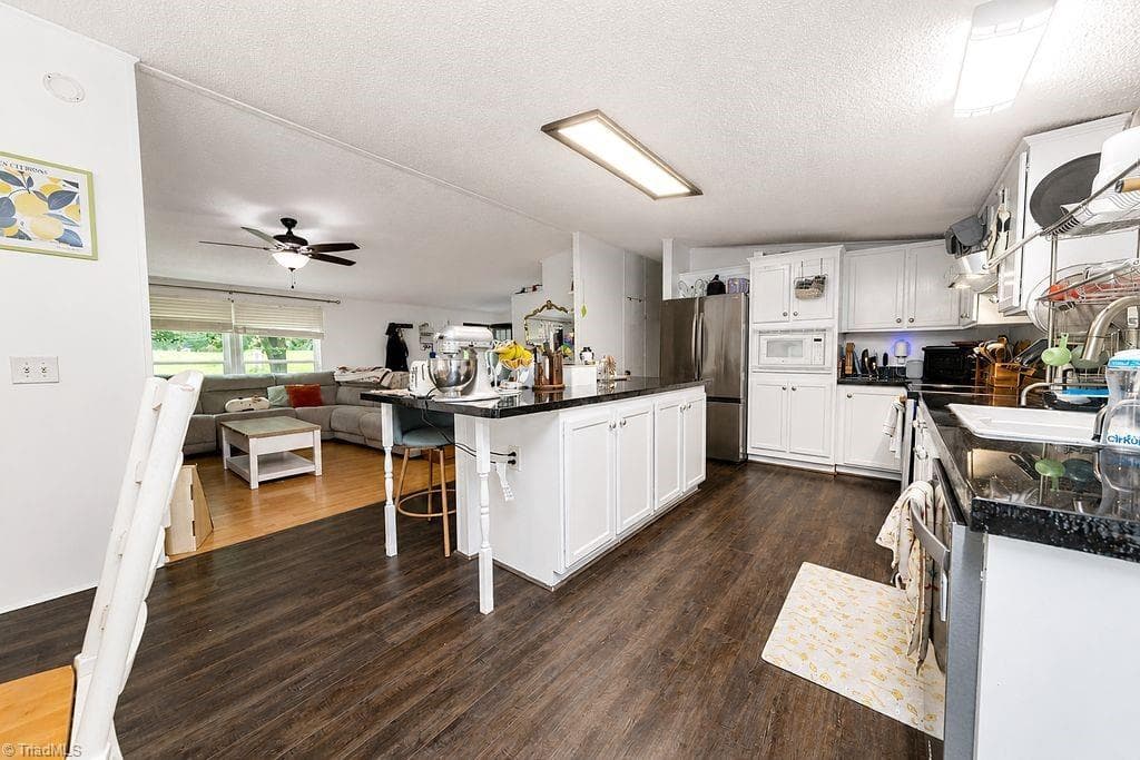 Manufactured Home at 327 E Carter Mill Road, Elkin NC 28621, Elkin, photo 9 of 42