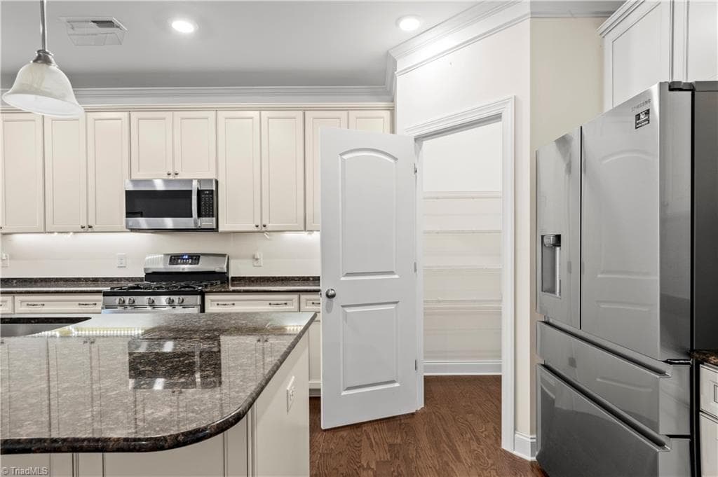 Stick/Site Built at 114 Pendleton Drive, Bermuda Run NC 27006, Bermuda Run, photo 9 of 41
