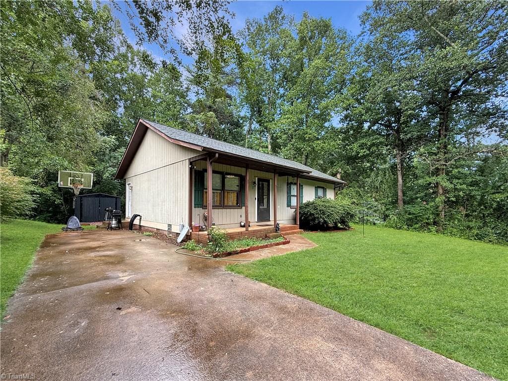 Stick/Site Built at 191 Mill Ridge Road, North Wilkesboro NC 28659, North Wilkesboro, photo 2 of 19