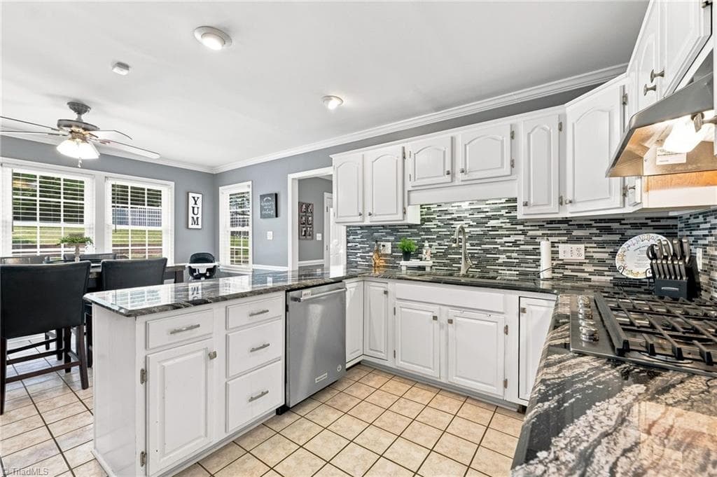 Stick/Site Built at 2019 La Dora Drive, High Point NC 27265, photo 24 of 49