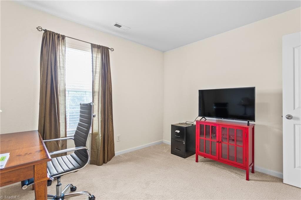 Stick/Site Built at 825 Hedgepath Terrace, High Point NC 27265, photo 12 of 16