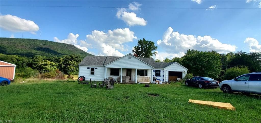 2185 Flat Rock Road, Pinnacle NC 27043