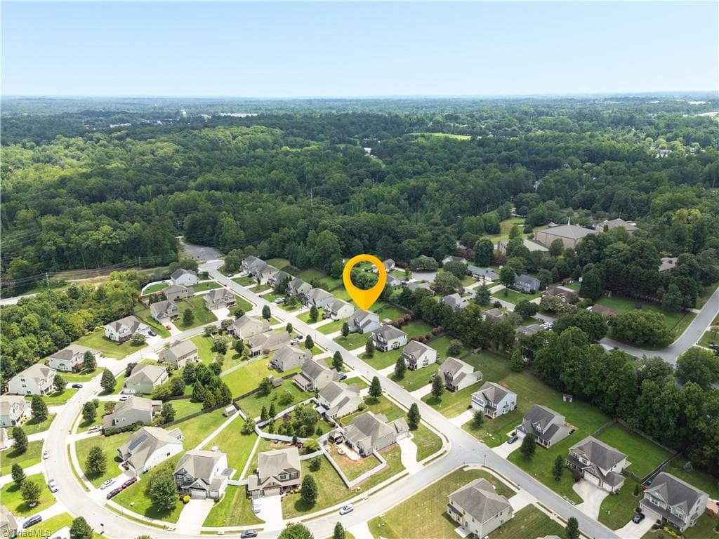 Stick/Site Built at 3540 Lamplight Way, High Point NC 27265, photo 33 of 35