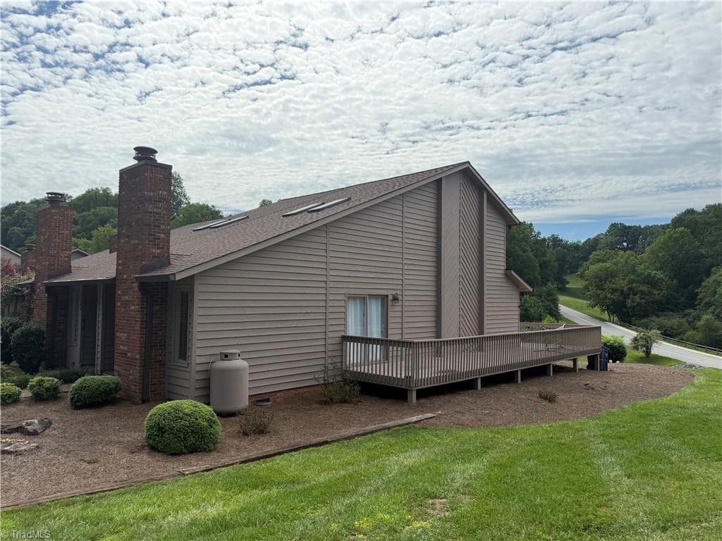 Side view - 1540 Ivy Trace, Wilkesboro NC 28697, Wilkesboro