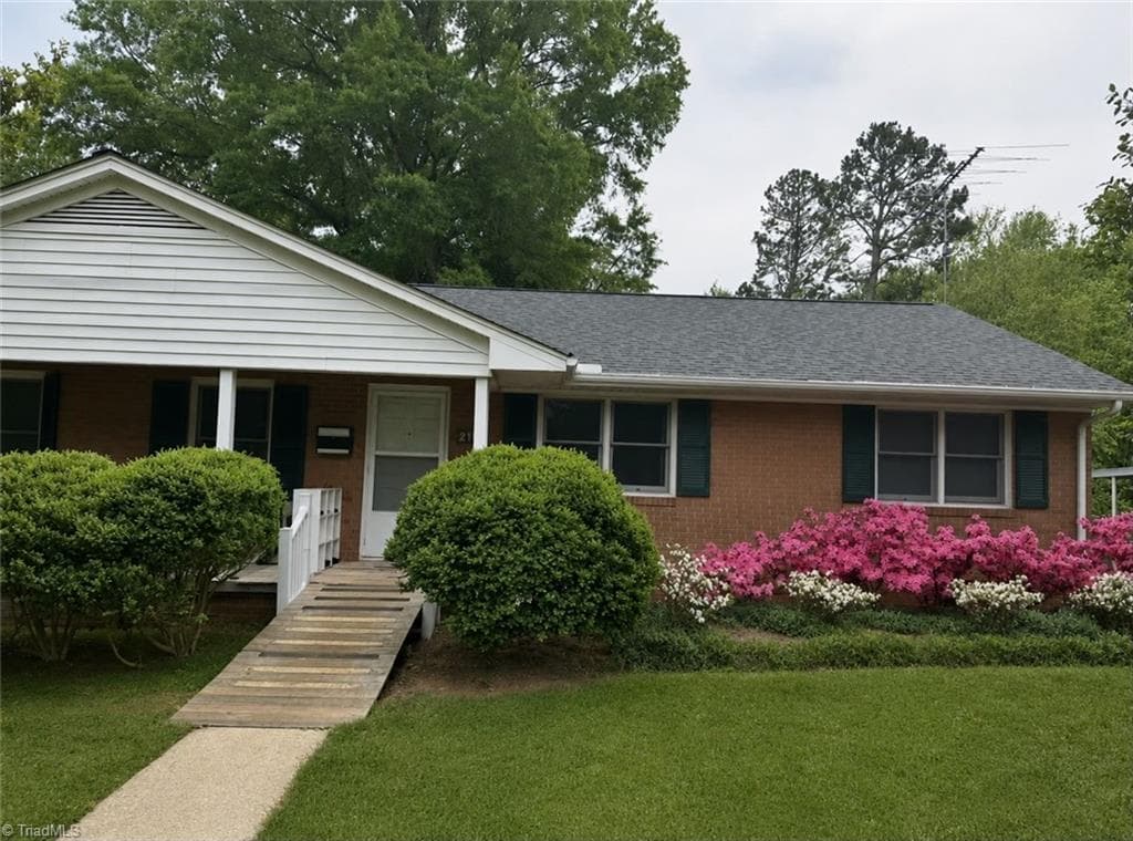 Stick/Site Built at 215 Bidney Drive, Burlington NC 27215, Burlington, photo 6 of 21
