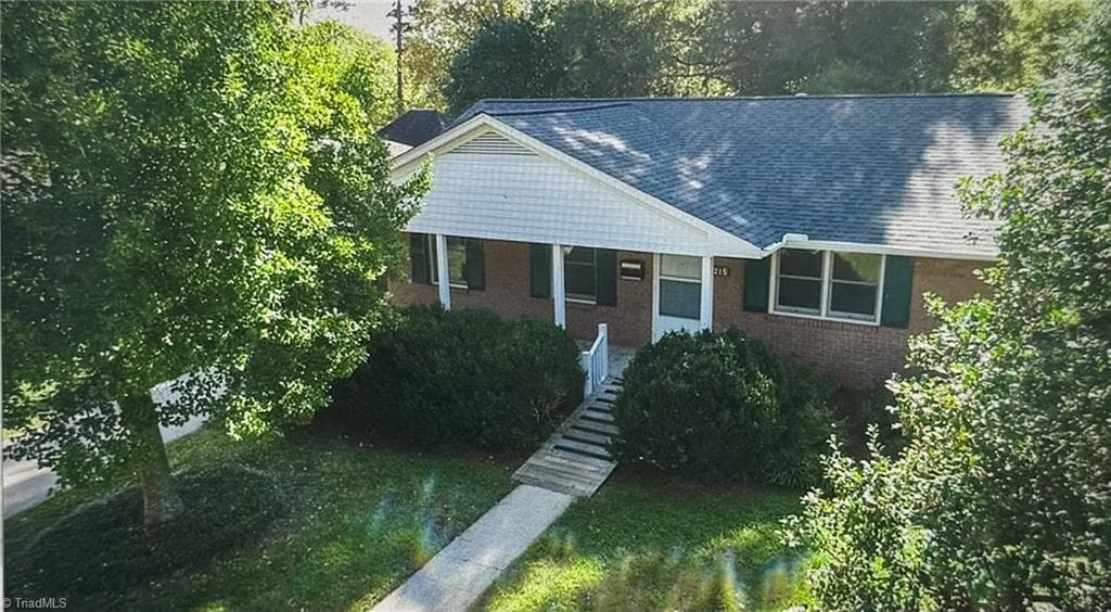 Stick/Site Built at 215 Bidney Drive, Burlington NC 27215, Burlington, photo 5 of 21