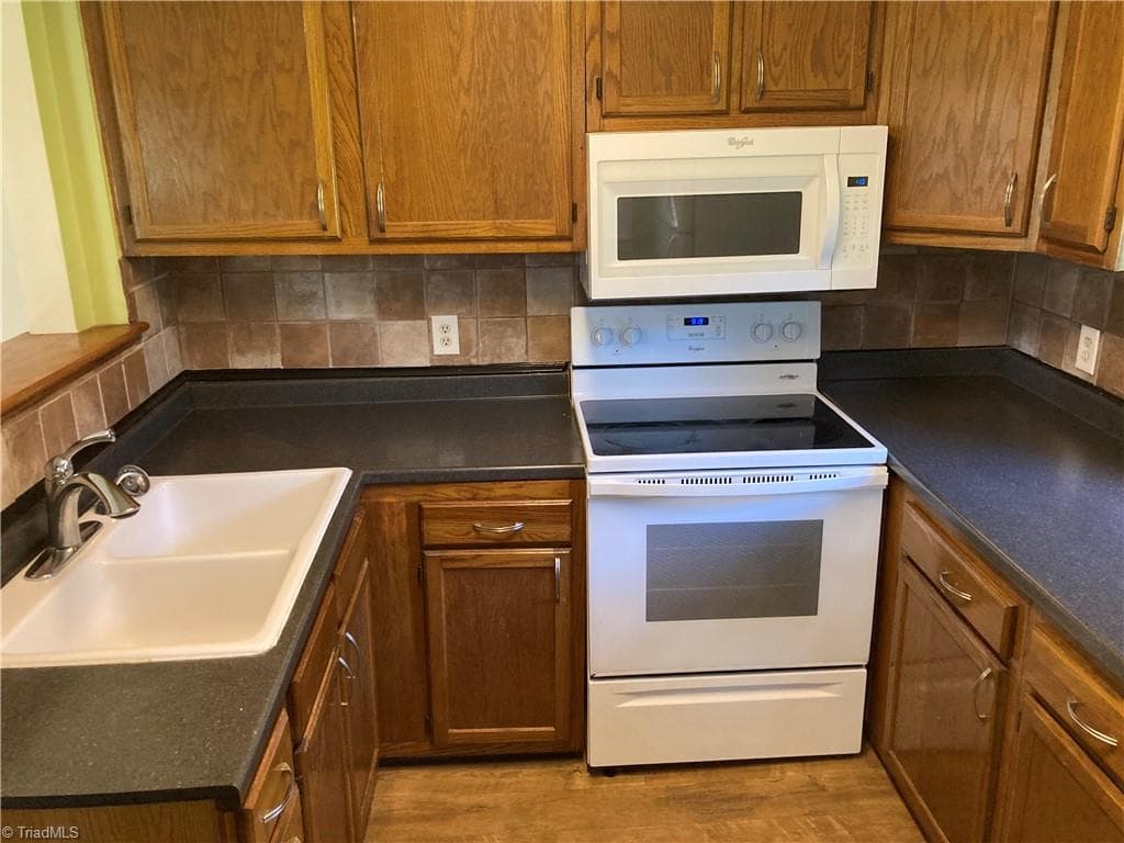 Remarks at 4906 & 4908 Kitty Hawk Road, Greensboro NC 27407, Greensboro, photo 9 of 35