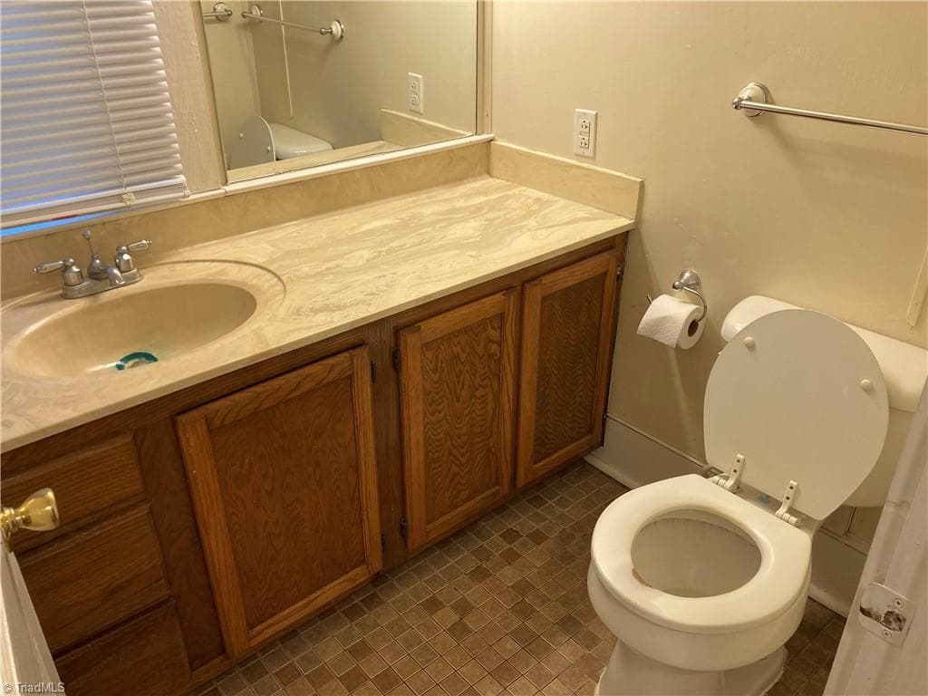 Remarks at 4906 & 4908 Kitty Hawk Road, Greensboro NC 27407, Greensboro, photo 18 of 35