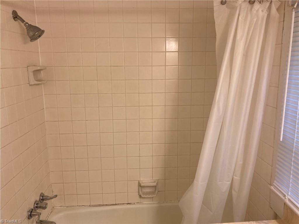 Remarks at 4906 & 4908 Kitty Hawk Road, Greensboro NC 27407, Greensboro, photo 19 of 35