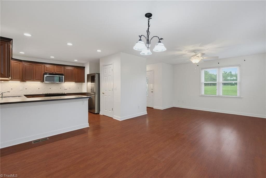 Guest House Informal Dining & Kitchen - 1819 Merritt Trail, Burlington NC 27217, Burlington