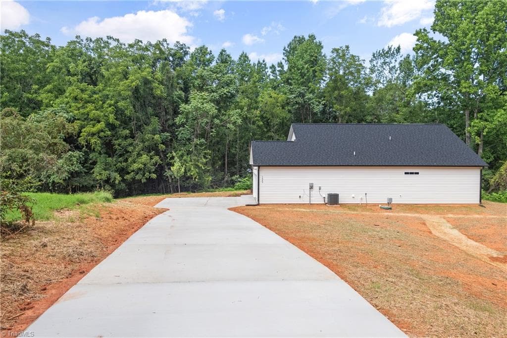 Stick/Site Built at 1649 Ralee Drive, Winston-Salem NC 27127, Winston-Salem, photo 4 of 32